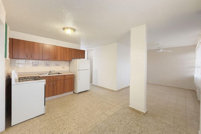 381 JARDIN DE VERSALLES STREET B-1, Vega Baja, PR 00693