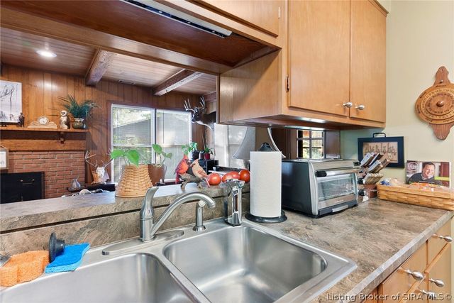 402 Fairmount Drive, Madison, IN 47250