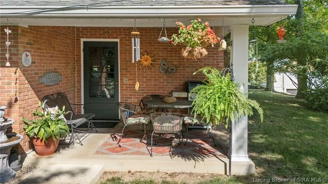 402 Fairmount Drive, Madison, IN 47250