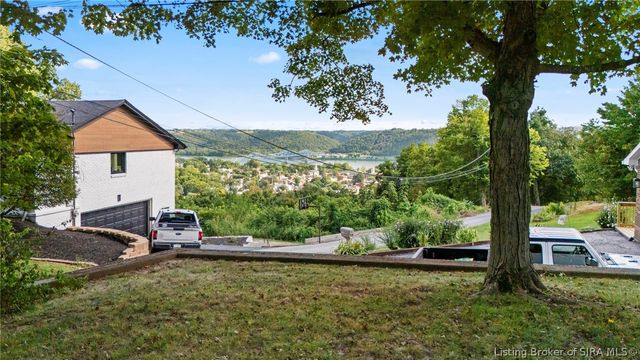 402 Fairmount Drive, Madison, IN 47250