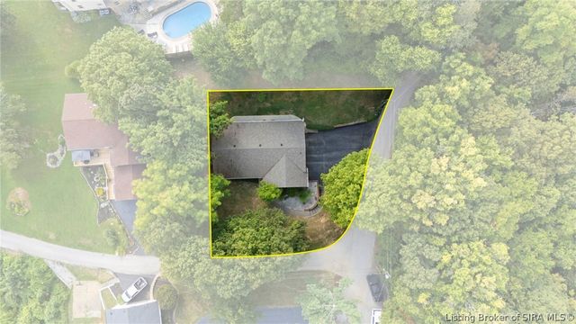 402 Fairmount Drive, Madison, IN 47250