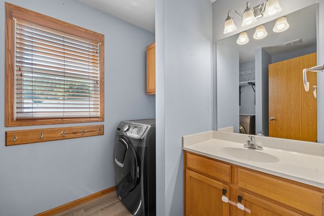 2625 Revo Road, Davenport, IA 52806