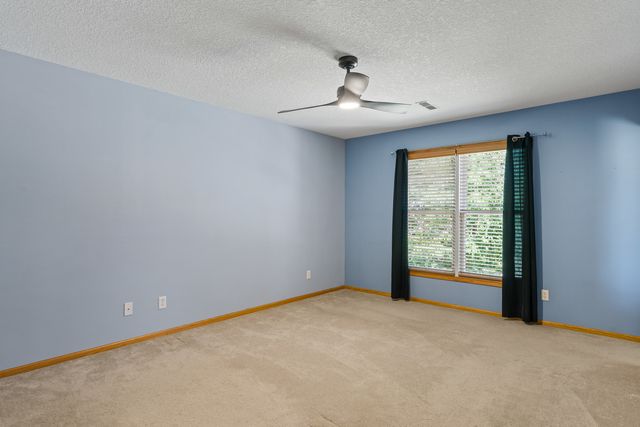 2625 Revo Road, Davenport, IA 52806