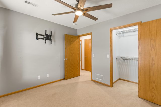 2625 Revo Road, Davenport, IA 52806