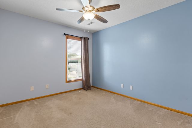 2625 Revo Road, Davenport, IA 52806