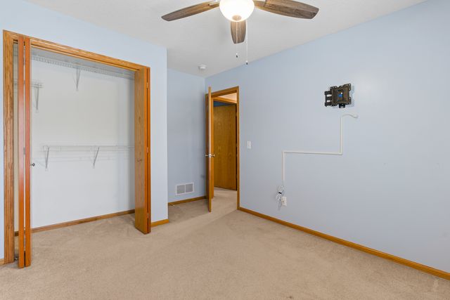 2625 Revo Road, Davenport, IA 52806