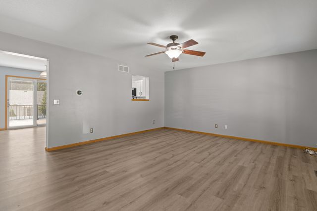 2625 Revo Road, Davenport, IA 52806