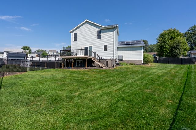 2625 Revo Road, Davenport, IA 52806