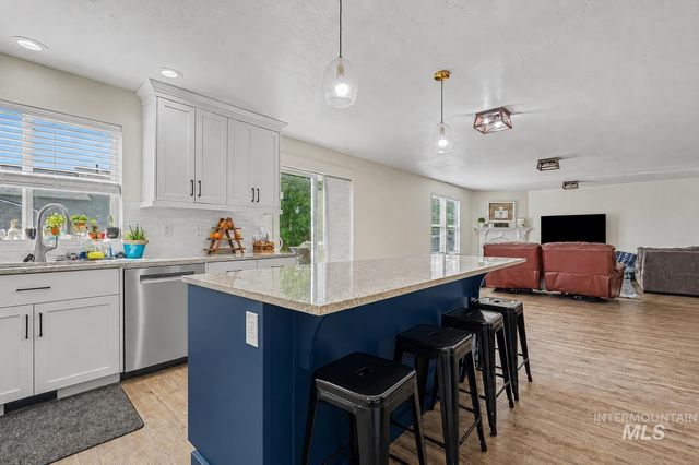 675 Gateway, Middleton, ID 83644