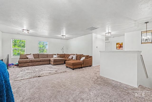 675 Gateway, Middleton, ID 83644