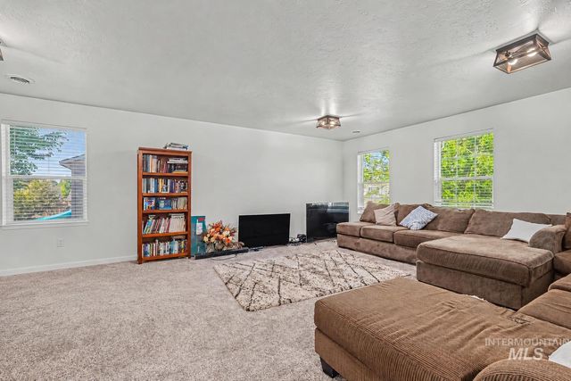 675 Gateway, Middleton, ID 83644