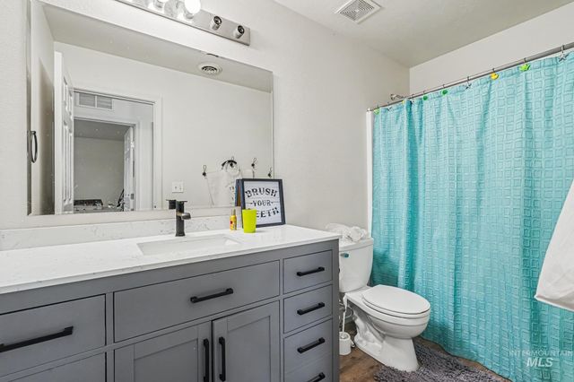 675 Gateway, Middleton, ID 83644
