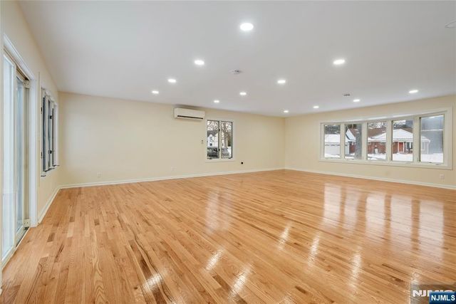 14 Pitcairn Avenue, Ho-ho-kus, NJ 07423