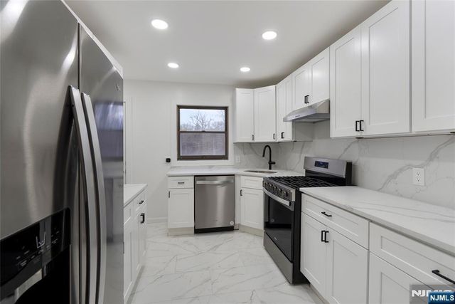 14 Pitcairn Avenue, Ho-ho-kus, NJ 07423