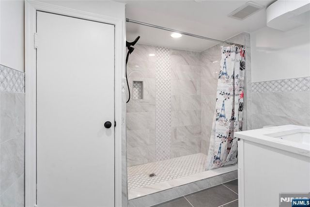 14 Pitcairn Avenue, Ho-ho-kus, NJ 07423