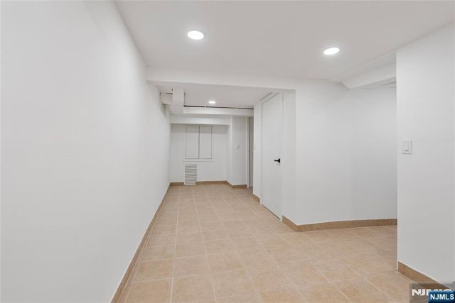 14 Pitcairn Avenue, Ho-ho-kus, NJ 07423