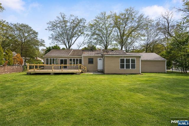 14 Pitcairn Avenue, Ho-ho-kus, NJ 07423