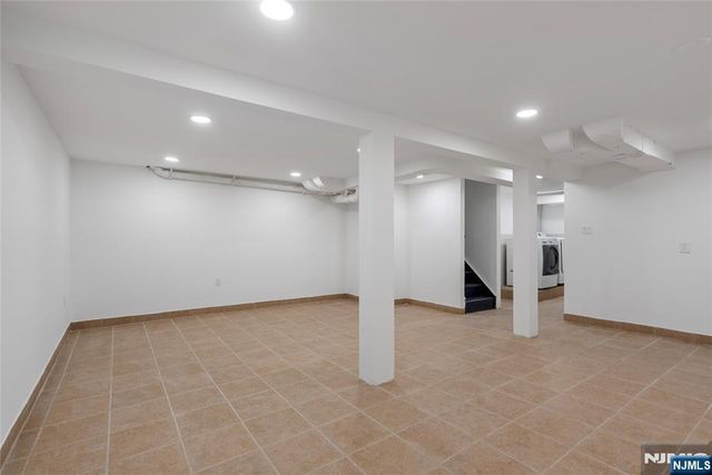 14 Pitcairn Avenue, Ho-ho-kus, NJ 07423