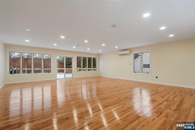 14 Pitcairn Avenue, Ho-ho-kus, NJ 07423