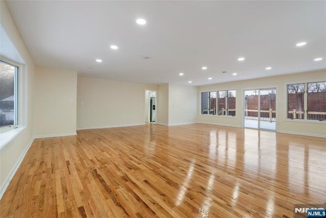 14 Pitcairn Avenue, Ho-ho-kus, NJ 07423