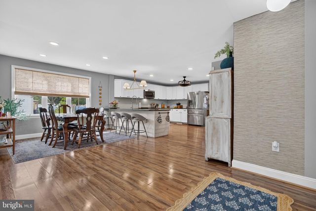10 CAMDEN AVE, Voorhees, NJ 08043
