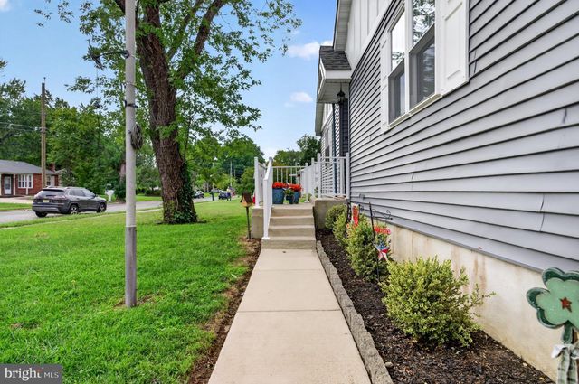 10 CAMDEN AVE, Voorhees, NJ 08043