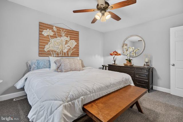 10 CAMDEN AVE, Voorhees, NJ 08043