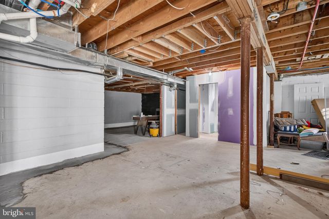 10 CAMDEN AVE, Voorhees, NJ 08043