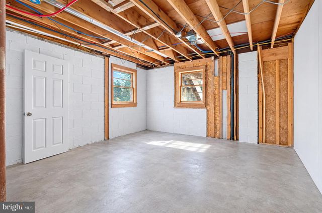 10 CAMDEN AVE, Voorhees, NJ 08043