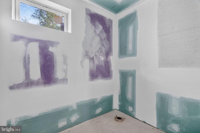 10 CAMDEN AVE, Voorhees, NJ 08043
