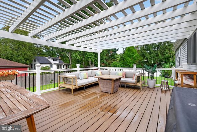 10 CAMDEN AVE, Voorhees, NJ 08043