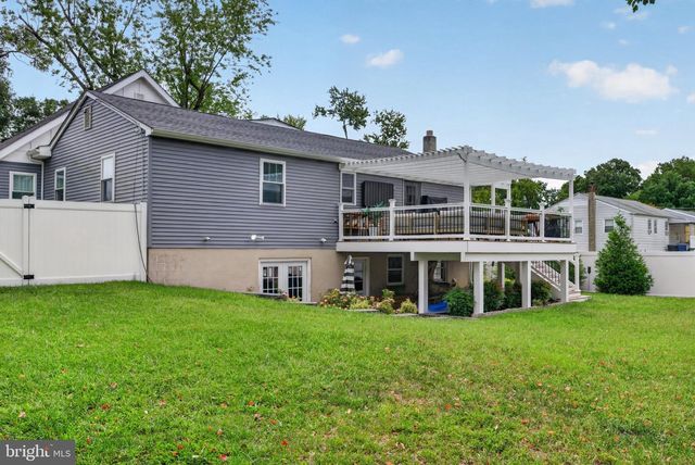 10 CAMDEN AVE, Voorhees, NJ 08043