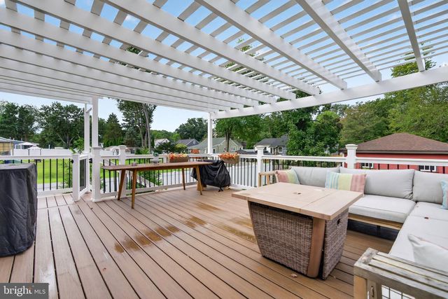 10 CAMDEN AVE, Voorhees, NJ 08043
