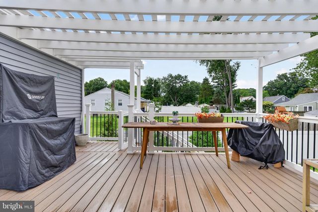 10 CAMDEN AVE, Voorhees, NJ 08043