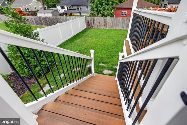 10 CAMDEN AVE, Voorhees, NJ 08043