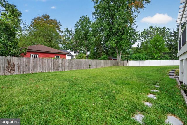 10 CAMDEN AVE, Voorhees, NJ 08043