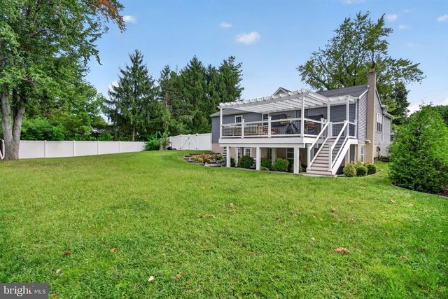 10 CAMDEN AVE, Voorhees, NJ 08043