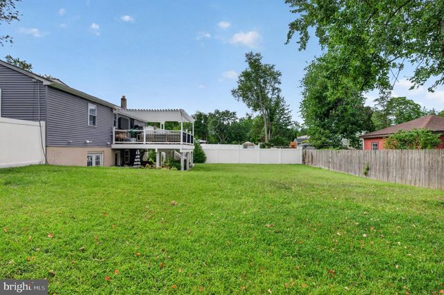 10 CAMDEN AVE, Voorhees, NJ 08043
