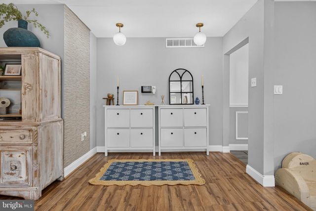 10 CAMDEN AVE, Voorhees, NJ 08043
