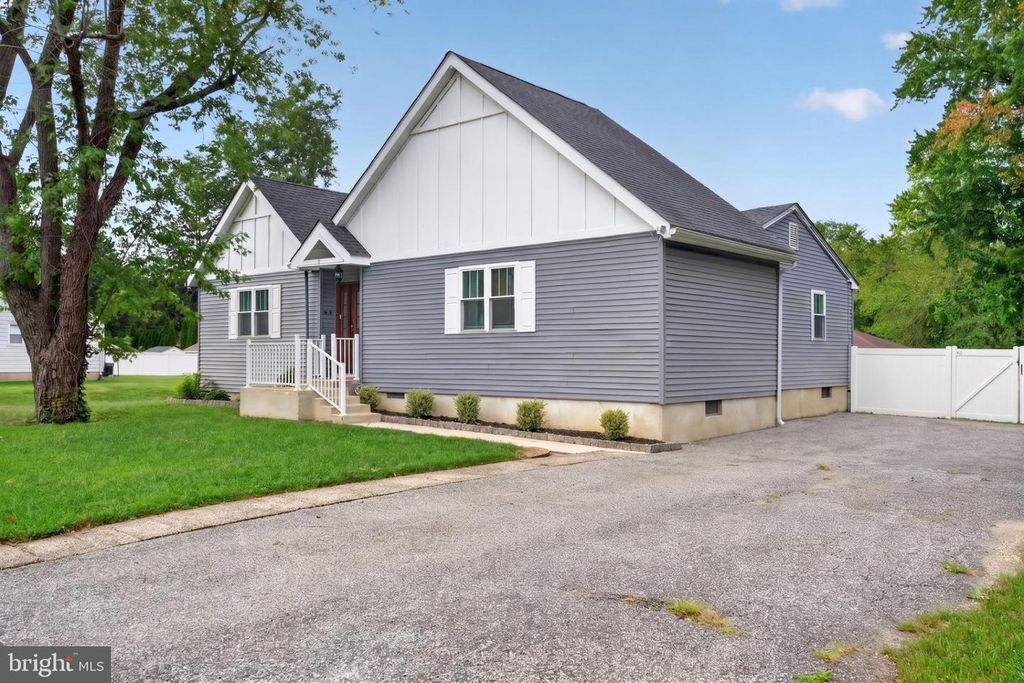 10 CAMDEN AVE, Voorhees, NJ 08043 — photo 2