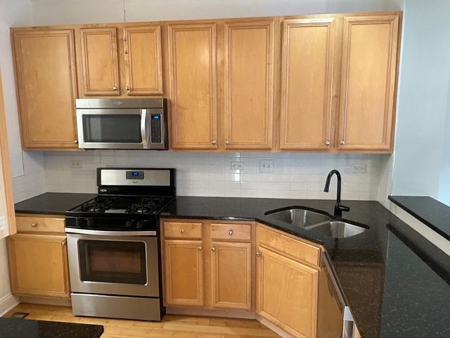 258 Windsor Court C, South Elgin, IL 60177