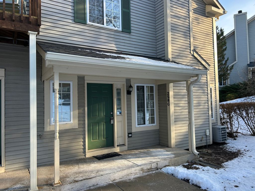 258 Windsor Court C, South Elgin, IL 60177