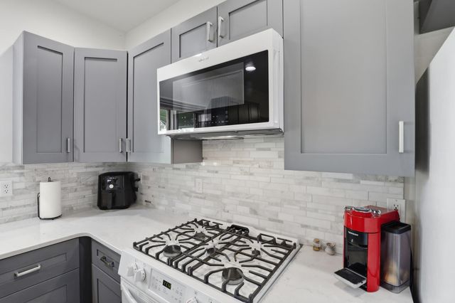 814 N High Desert Dr, Deer Park, WA 99006