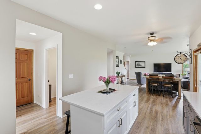 814 N High Desert Dr, Deer Park, WA 99006