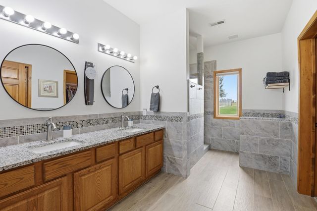 814 N High Desert Dr, Deer Park, WA 99006