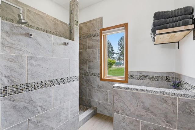 814 N High Desert Dr, Deer Park, WA 99006