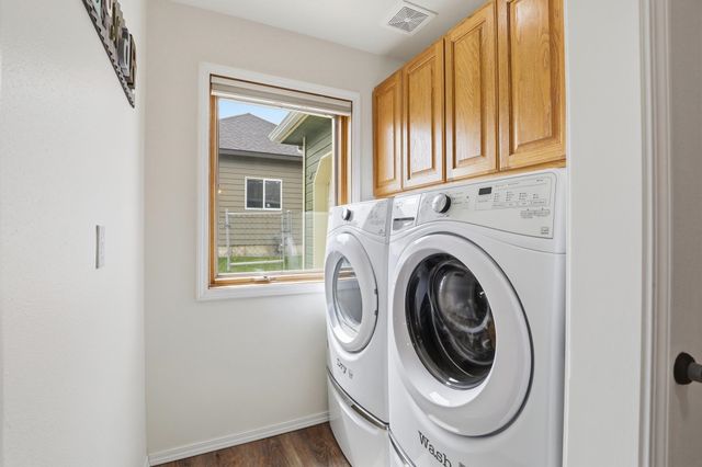 814 N High Desert Dr, Deer Park, WA 99006