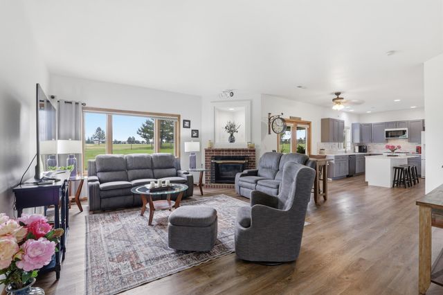 814 N High Desert Dr, Deer Park, WA 99006