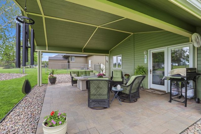 814 N High Desert Dr, Deer Park, WA 99006