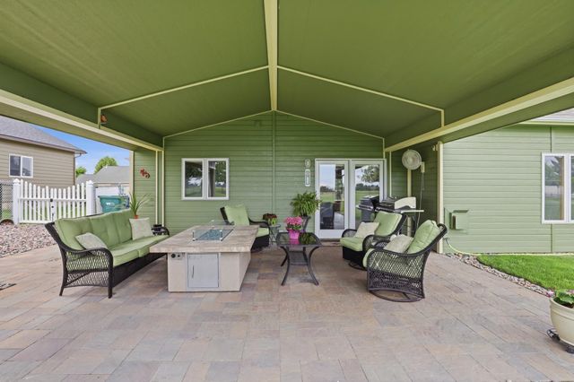 814 N High Desert Dr, Deer Park, WA 99006